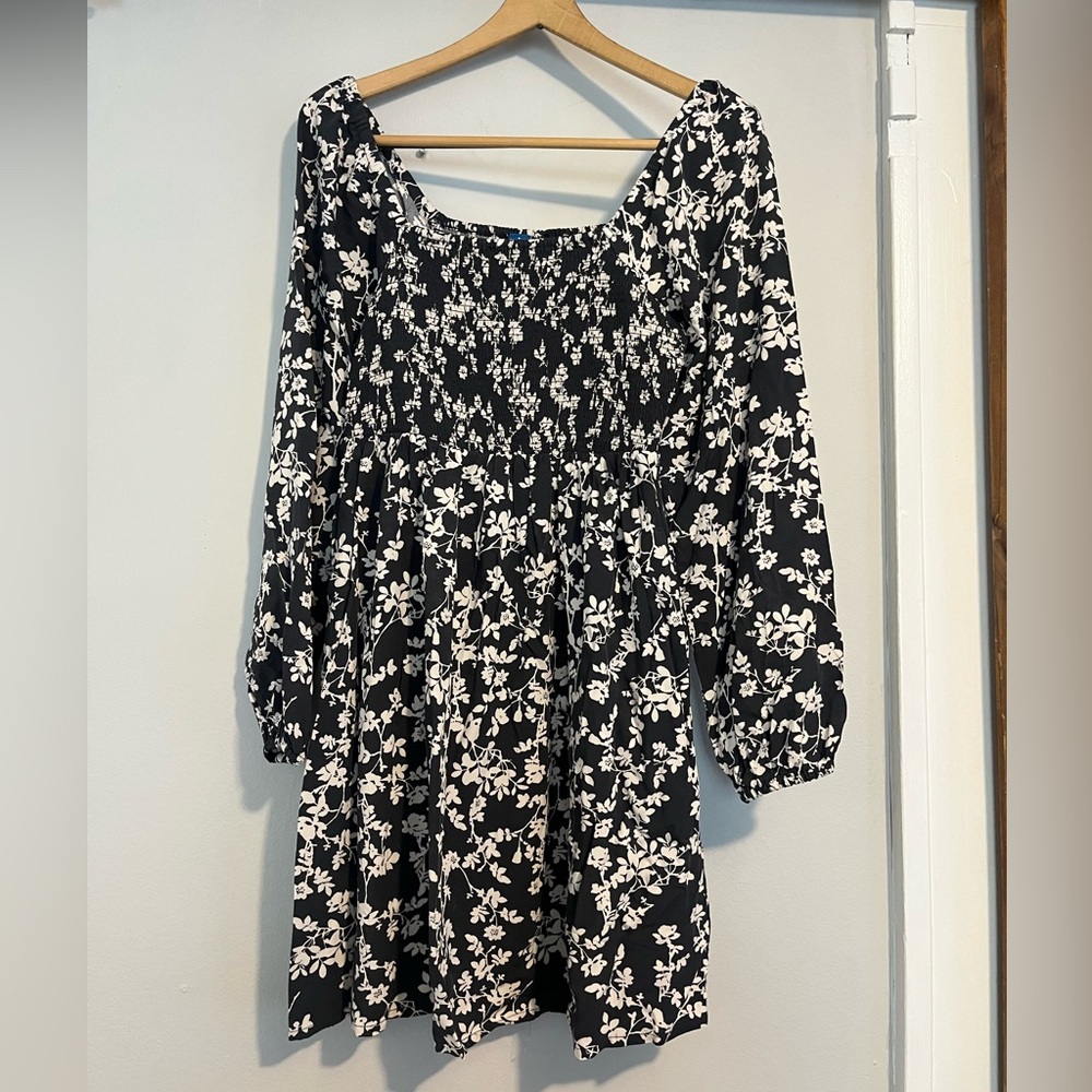 Old Navy Black floral long sleeve mini dress. Size Small. Worn only once!